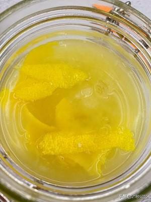 冰糖柠檬水的功效，冰糖柠檬茶的功效是什么（保健又清凉冰糖柠檬茶不仅酸甜可口）