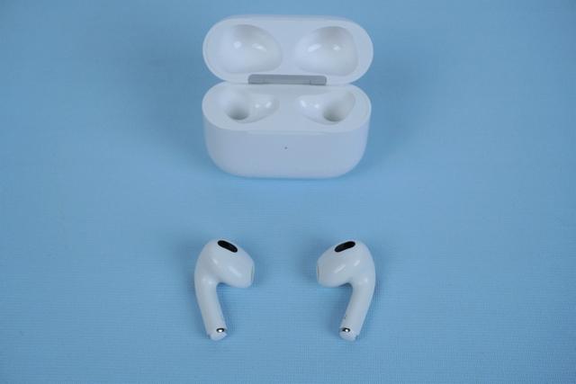 苹果蓝牙耳机airpods 三代，3上手评测：小了