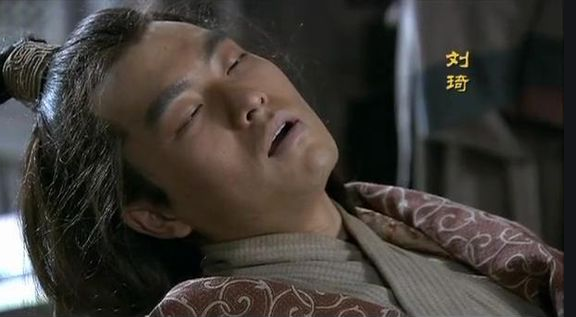 赤壁之战的故事，三国赤壁战役故事（刘备被曹操围攻孙权出手相救）