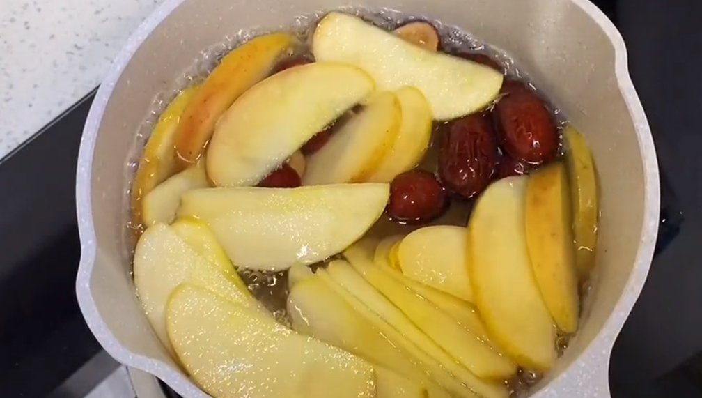 圖片[4]-【蘋果紅棗湯】做法步驟圖  堅(jiān)持1周喝3次 大肚腩不見了人漂亮-起舞食譜網(wǎng)