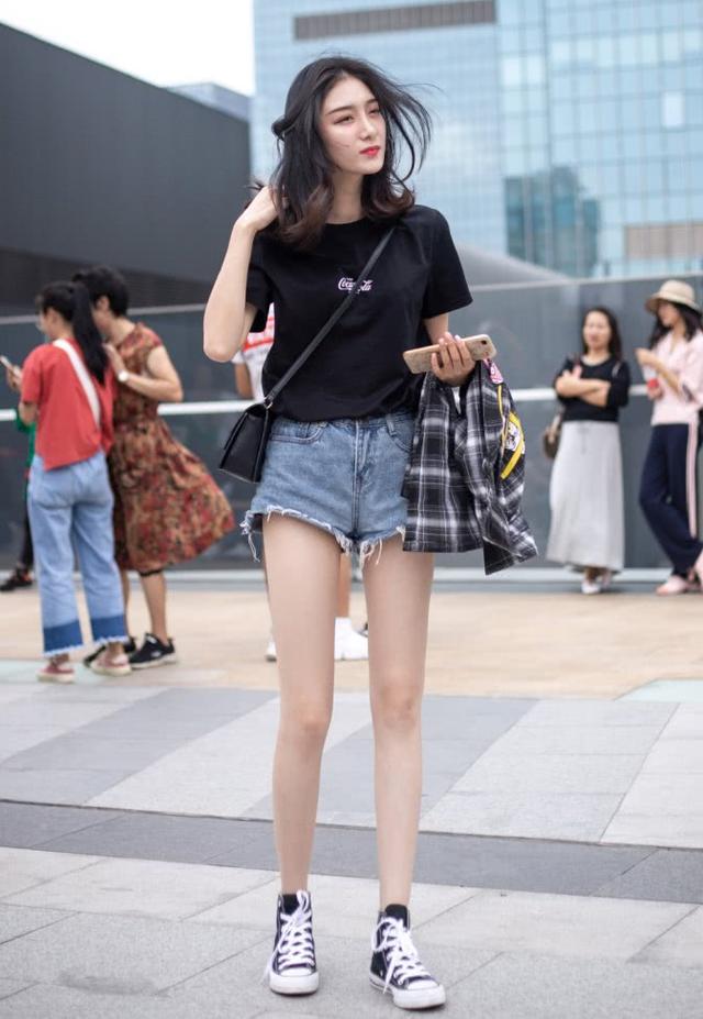 鞋带蝴蝶结的打法，四根鞋带蝴蝶结的打法（鞋带别用五星结和蝴蝶结）