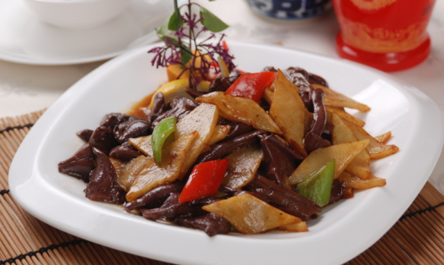 如何制作肉蘑汤，猪肉蘑菇汤怎么做（6道经济实惠的家常小炒）