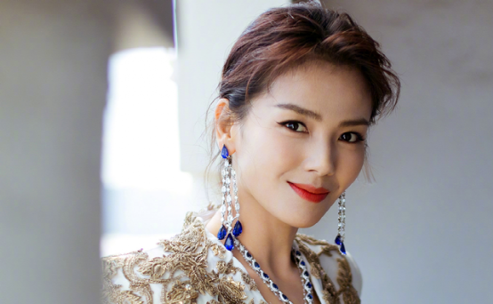 10位嫁入豪门的女星，各有各的结局，有的离婚有的被老公宠上天