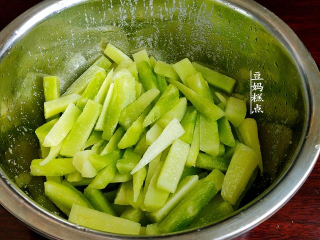 莴笋怎么腌制好吃，如何腌制酱莴笋（清脆爽口的开胃小菜）