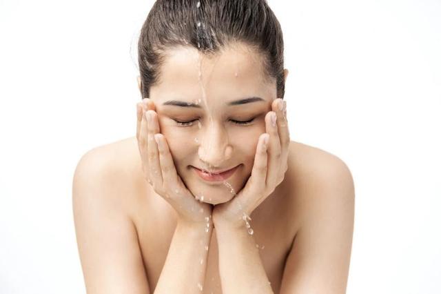 去角质产品哪个好，去角质的产品排名榜（轻松还你白嫩肌肤）