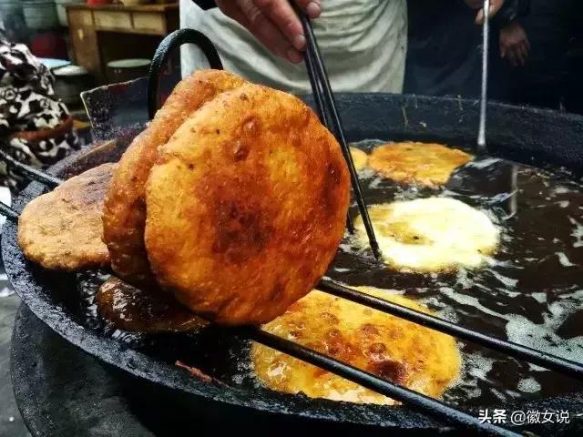 油蛤蟆怎么做才好吃，安徽临泉经典美食不吃遍绝不罢休