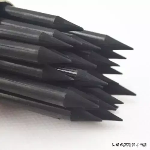 素描工具准备，入门素描需要的工具（素描工具的准备与选择！）