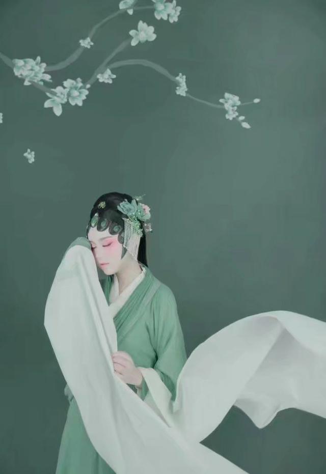 戏如人生人生如戏，人生如戏戏如人生什么意思（散文：人生如戏，戏如人生）
