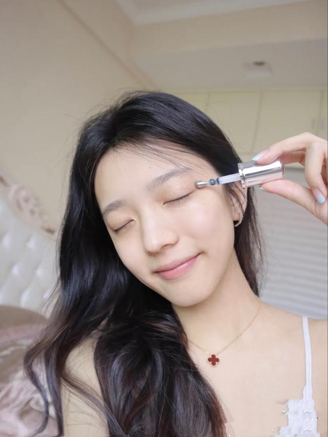 怎样快速去除眼袋，如何有效消除眼袋（几个变美的小技巧）