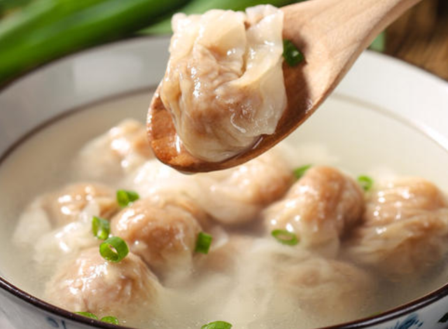 肉燕馄饨正宗做法，肉燕馄饨你吃那个呢