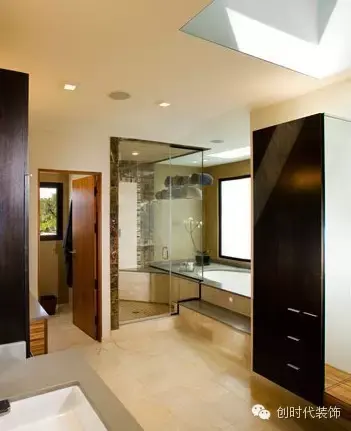 镜子对着哪里好，镜子摆放风水十大禁忌（你家镜子在室内摆放对了吗）