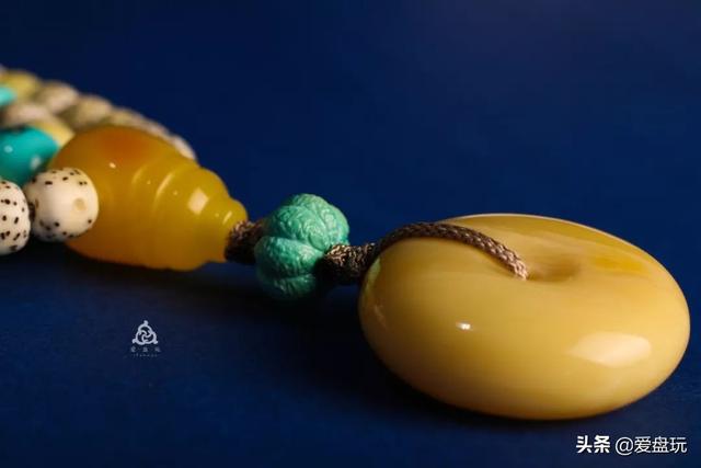 野桃核手串最忌讳，野生小核桃手串（冬天要来了，盘什么串最靠谱）