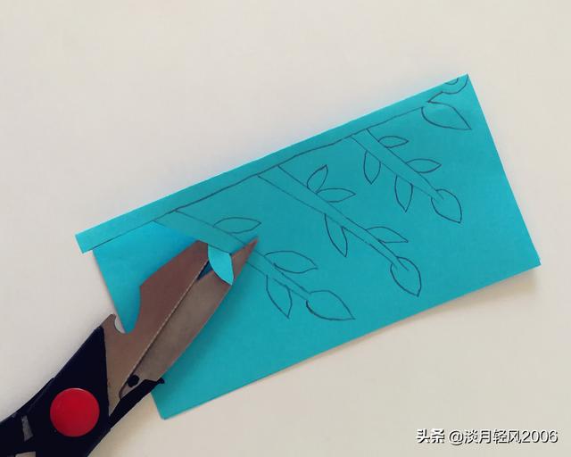 剪纸怎么剪树叶，剪纸怎么剪树叶视频教程（大树的剪纸教程）