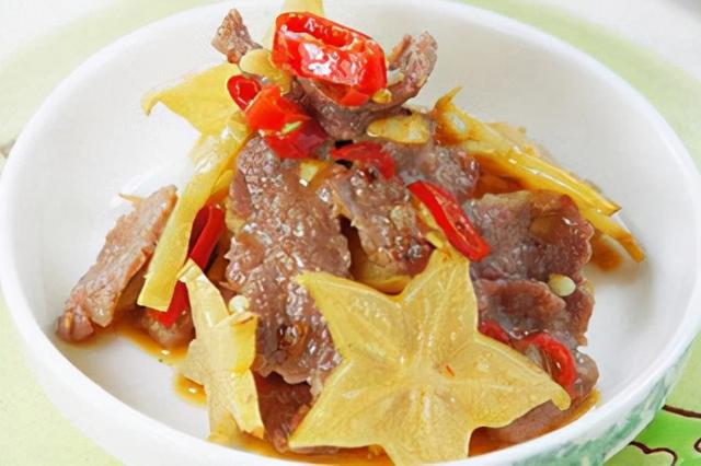 新鲜水果做菜并不黑暗，杨桃炒肉片，酸甜可口，果香浓郁很下饭