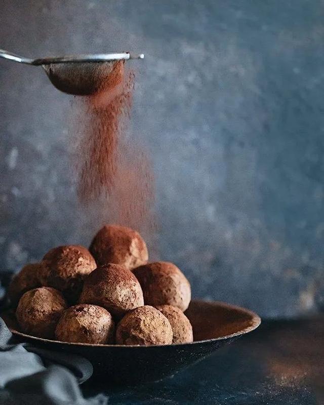 可可粉是什么，美味好搭档，烘焙里的可可粉（碱化可可粉是什么）