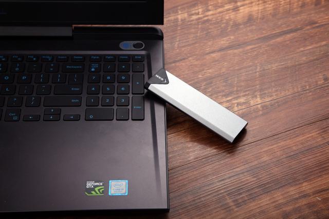 移动硬盘怎么用，lacie移动硬盘怎么用（给你个移动固态硬盘）