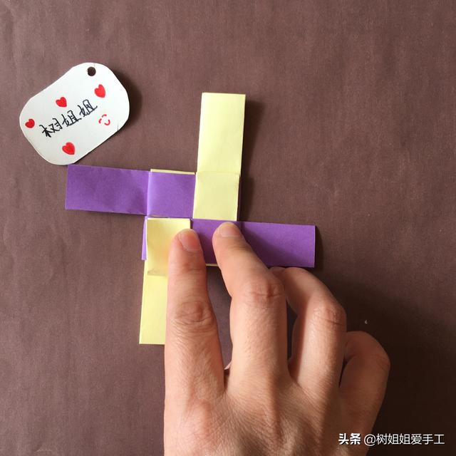 无敌回旋飞镖简单，折超级简单的回旋飞镖（正方形牙签陀螺与回旋飞镖牙签陀螺的折法）