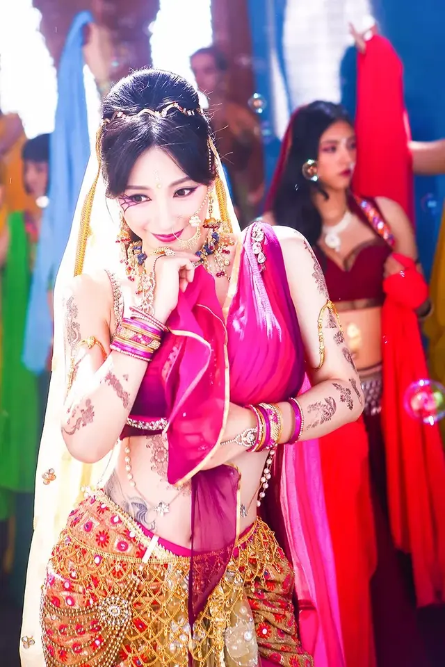 柳岩伴娘事件怎么回事，柳岩伴娘事件怎么回事（张文露老公大鹏至今力挺她）