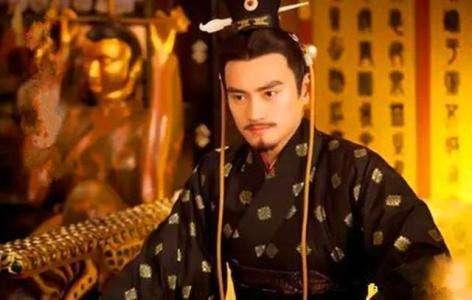 形容一个人比较出众的成语，形容一个人特别出众的成语（“佼佼者”这一说法的由来）
