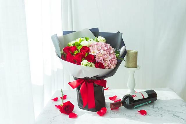 七夕节送花的经典祝福语，七夕节送花的经典祝福语图片（多款玫瑰花束为爱而来）