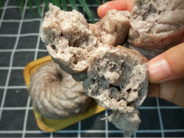 食材黑馒头的做法窍门，黑米做馒头