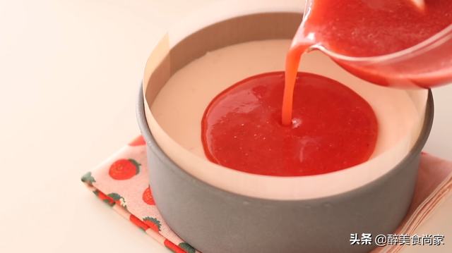 自制可爱生日蛋糕教程，简单自制生日蛋糕（心意爆棚的礼物）