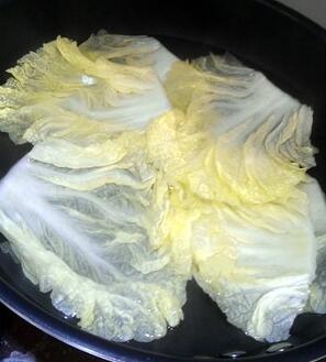 圖片[4]-【白菜肉卷】做法步驟圖 孩子常吃身體好 一周吃3次不夠-起舞食譜網