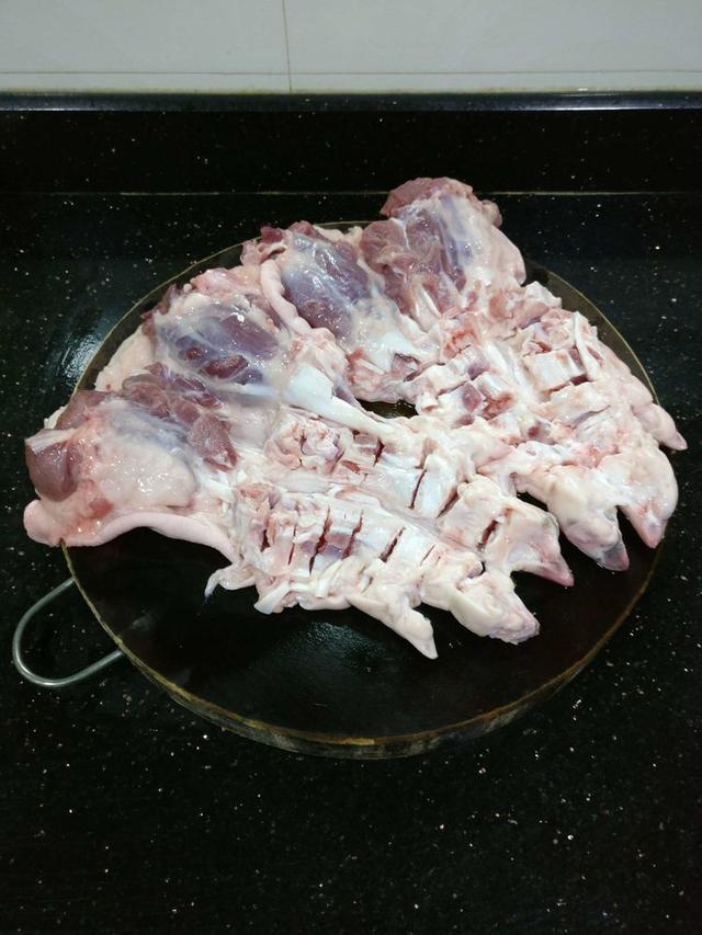 猪手的做法，沙姜猪脚简单又美味的一种做法（做猪蹄的方法视频）