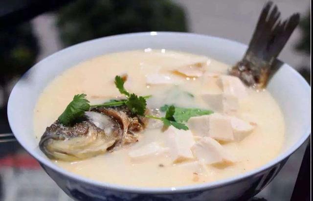 产妇吃十三种催乳汤，坐月子产妇喝这三道汤