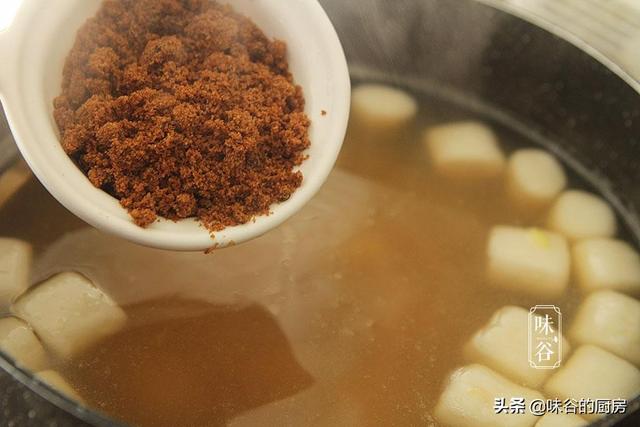 糯米酒怎么做甜汤，糯米酒甜汤的家常做法（冬日驱寒养胃的一碗甜汤）
