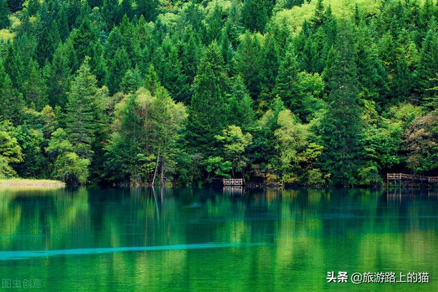 九寨沟几月份去最好，九寨沟旅游纯玩团价格九寨沟三日游需多少钱（去九寨沟旅游的最佳时间是什么时候）