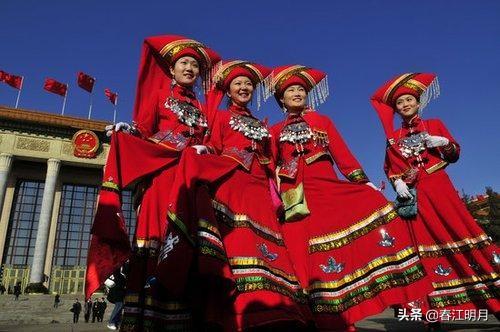 维吾尔族的禁忌，维吾尔族服饰（让你在与少数民族同胞交流过程中游刃有余）