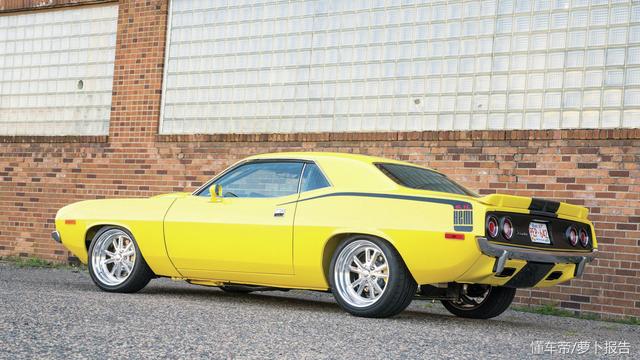 别克英朗车的铭牌在哪个位置，别克英朗车的铭牌在哪个位置啊（通用汽车换标大法）