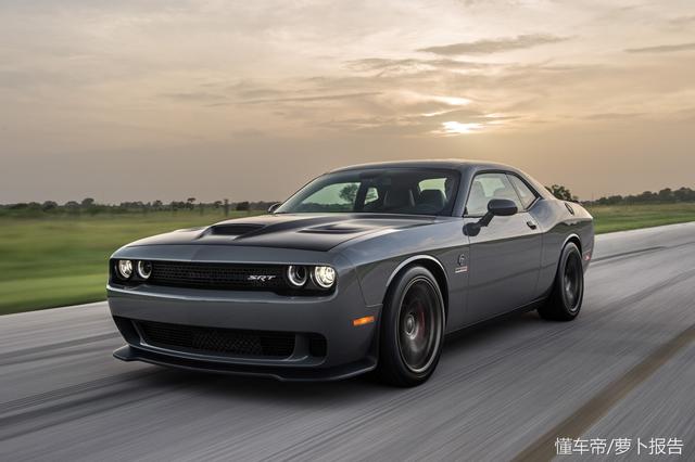 别克英朗车的铭牌在哪个位置，别克英朗车的铭牌在哪个位置啊（通用汽车换标大法）