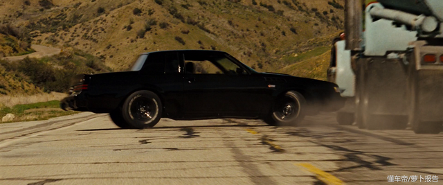 别克英朗车的铭牌在哪个位置，别克英朗车的铭牌在哪个位置啊（通用汽车换标大法）