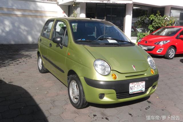 别克英朗车的铭牌在哪个位置，别克英朗车的铭牌在哪个位置啊（通用汽车换标大法）