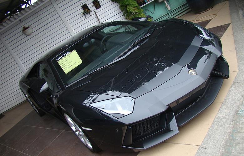 gtr大概多少钱一辆，gtr多少钱（这里GTR只需30万港币）