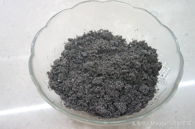 猪油芝麻馅芯怎么做，猪油芝麻馅的制作方法（只做最爱吃的黑芝麻馅儿）