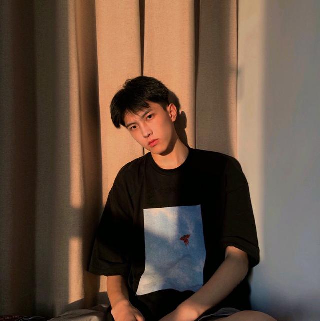 【优质/男】左灯右行，微信头像，【优质/男】左灯右行（我爱你有种左灯右行的冲突）