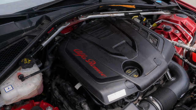 alfa romeo是什么车，alfa是什么品牌（来自意大利的浪漫与激情——阿尔法）