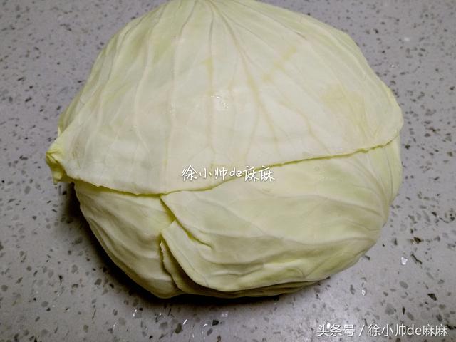 平包菜怎么做好吃，包菜怎么做好吃法大全（ 用一碗酱汁烧出的手撕包菜）