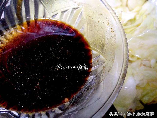 平包菜怎么做好吃，包菜怎么做好吃法大全（ 用一碗酱汁烧出的手撕包菜）