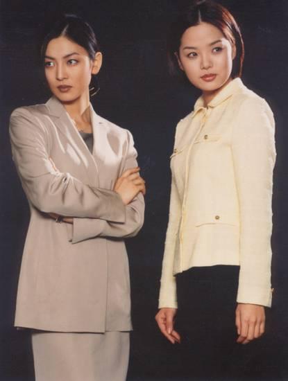 它还有另一个名字叫《夏娃的诱惑》,2000年播出的似乎不但创下了韩剧
