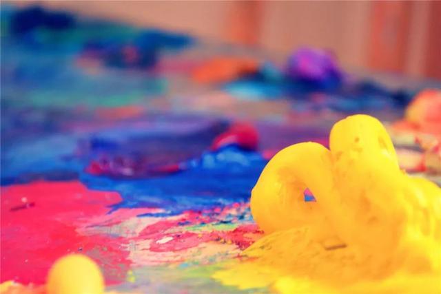 油画颜料怎么洗，怎么洗掉油画颜料（油画怎么调色）