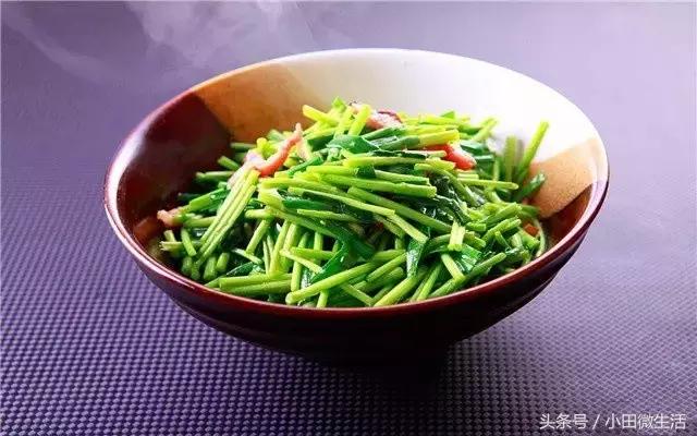 篱蒿菜的做法，茼蒿菜和蓬蒿菜的做法（春天在湖泊草滩岸边）