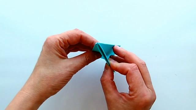 折纸物品 竹蜻蜓，竹蜻蜓怎么折简单可以飞起来慢一点（手工折纸竹蜻蜓）