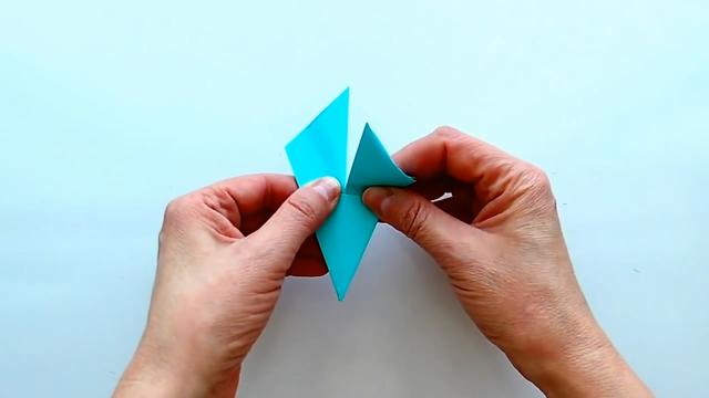 折纸物品 竹蜻蜓，竹蜻蜓怎么折简单可以飞起来慢一点（手工折纸竹蜻蜓）