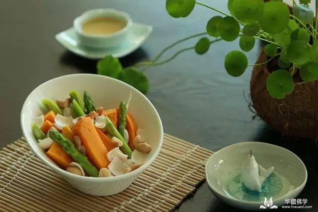 吃素可以吃鸡蛋吗，佛教吃素可以吃鸡蛋吗（吃素的人可以吃鸡蛋吗）