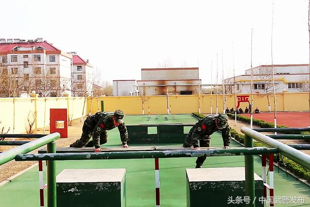 400米怎么跑，400米比赛该怎么跑（想用最酷的姿势通过障碍吗）