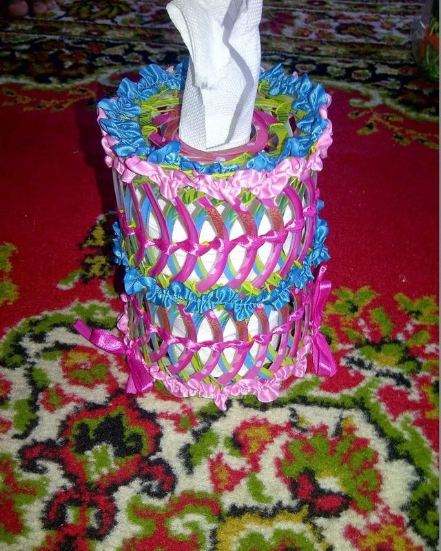 圆篮子的编织方法，怎么编圆篮子（，这么美的收纳篮竟然是用废瓶子做成的，我不相信）